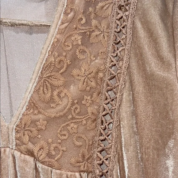 POL Velvet Embroidered Tunic in Light Camel - Picture 3 of 10